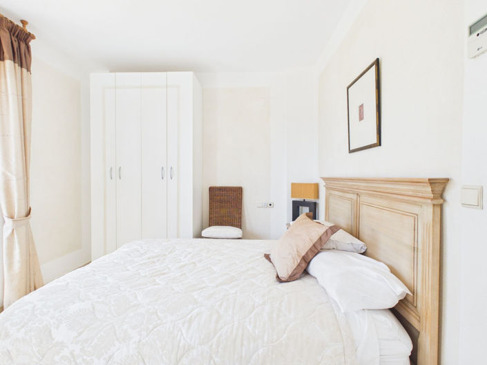 Image No.6-4 Bed House for sale