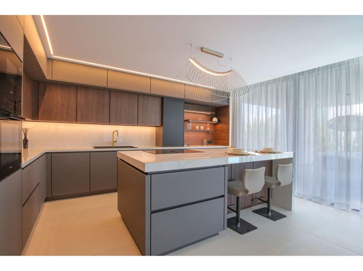 Image No.16-4 Bed House for sale