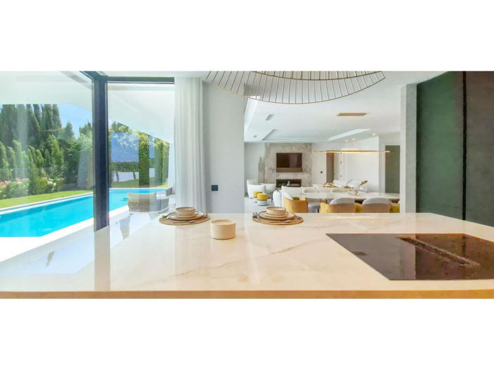 Image No.17-4 Bed House for sale