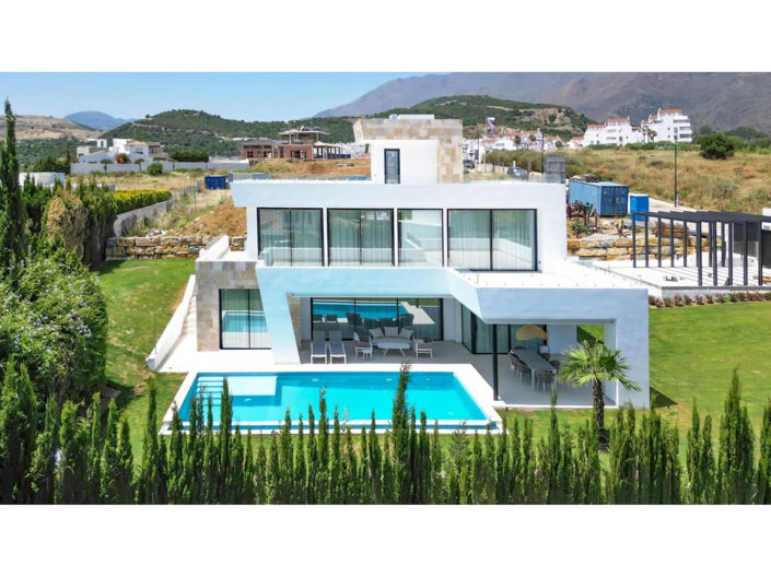Image No.25-4 Bed House for sale