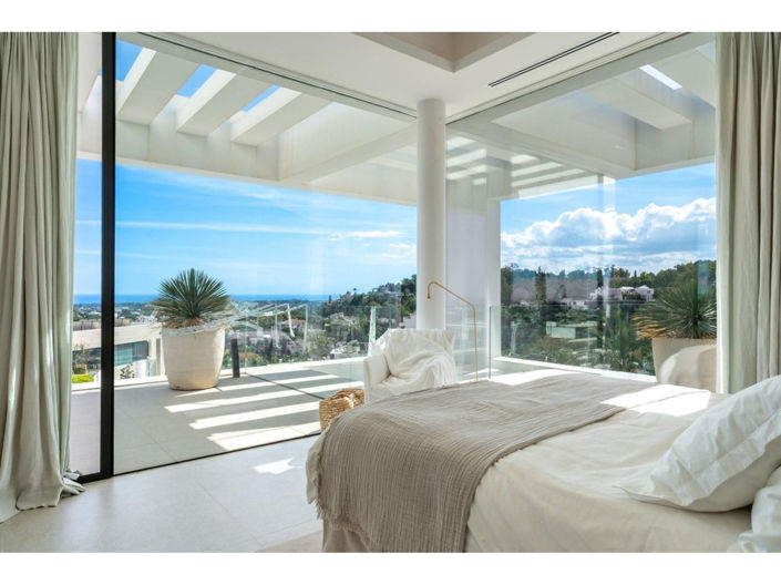 Image No.11-6 Bed House for sale