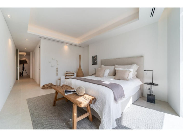 Image No.16-6 Bed House for sale