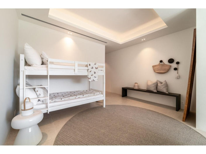 Image No.18-6 Bed House for sale