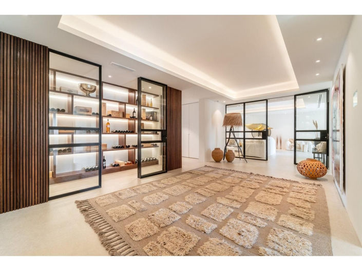 Image No.20-6 Bed House for sale
