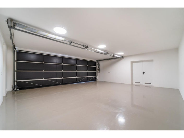 Image No.23-6 Bed House for sale