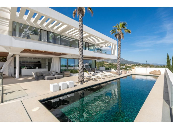 Image No.26-6 Bed House for sale