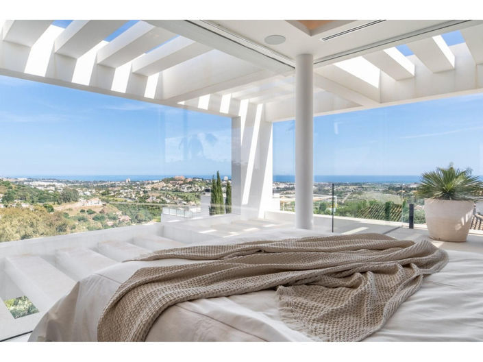 Image No.9-6 Bed House for sale
