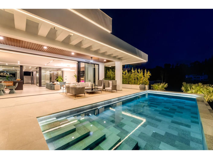 Image No.11-6 Bed House for sale