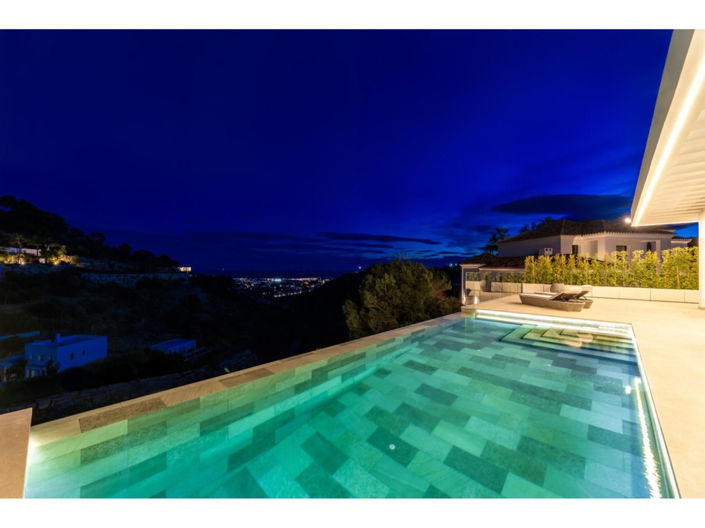 Image No.13-6 Bed House for sale