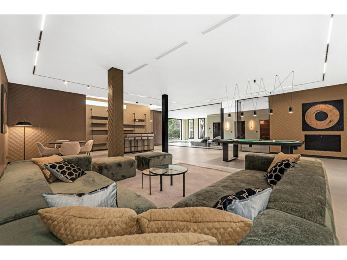 Image No.14-6 Bed House for sale