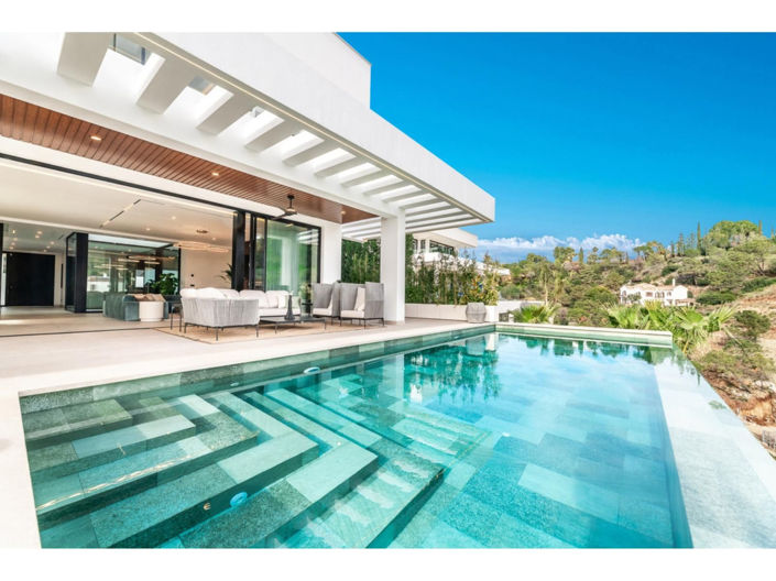 Image No.16-6 Bed House for sale