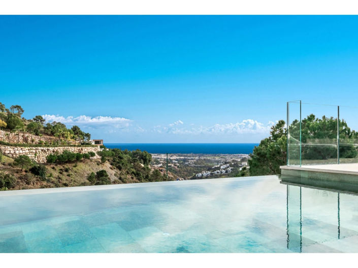 Image No.17-6 Bed House for sale