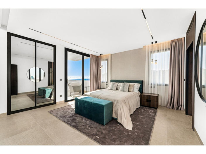 Image No.2-6 Bed House for sale