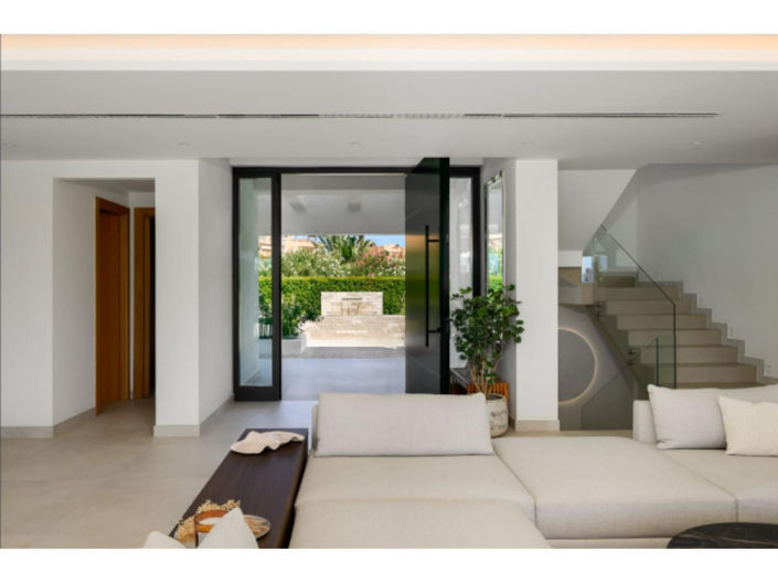 Image No.16-4 Bed House for sale