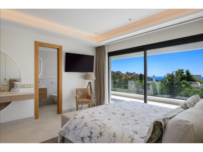 Image No.22-4 Bed House for sale