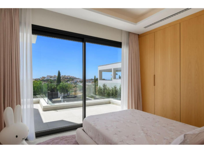 Image No.27-4 Bed House for sale