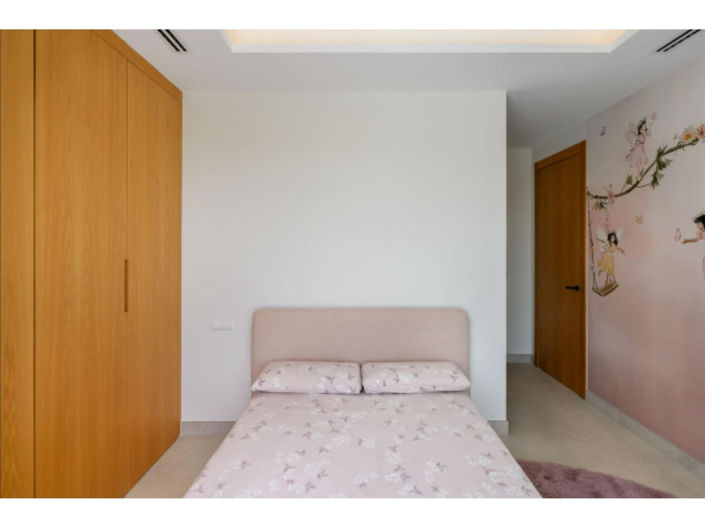 Image No.28-4 Bed House for sale