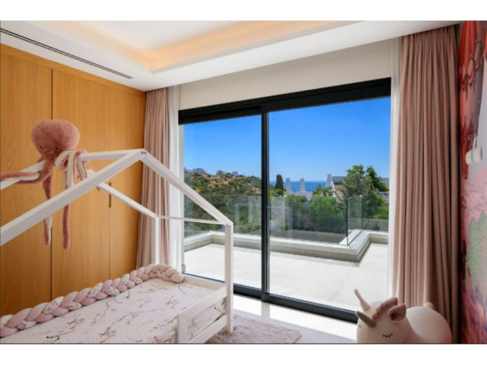 Image No.30-4 Bed House for sale