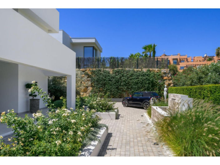 Image No.48-4 Bed House for sale