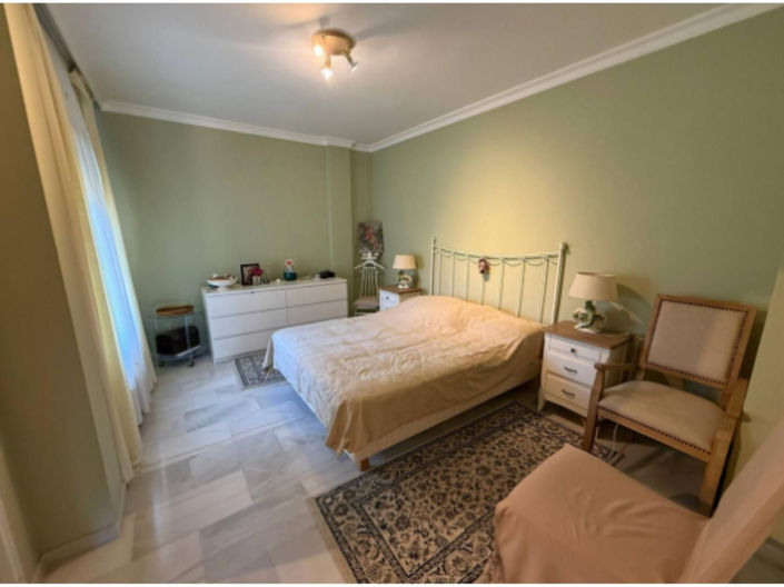Image No.12-4 Bed House for sale