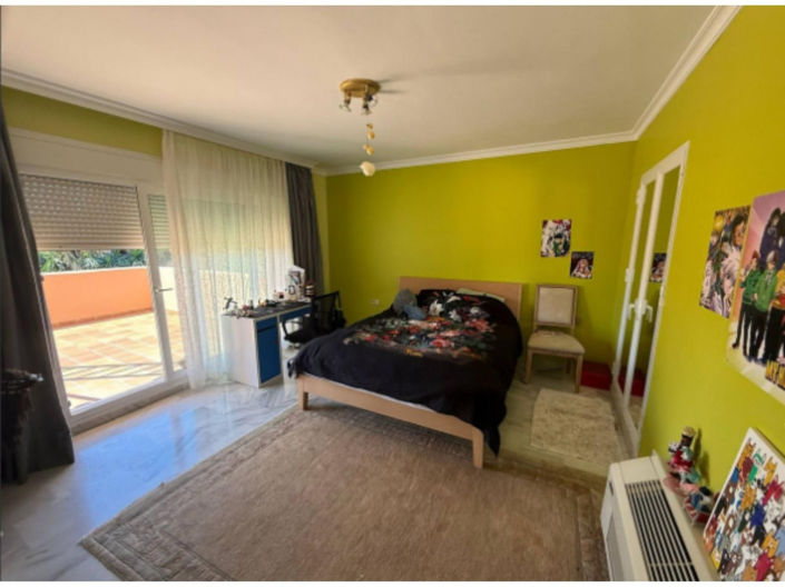 Image No.13-4 Bed House for sale