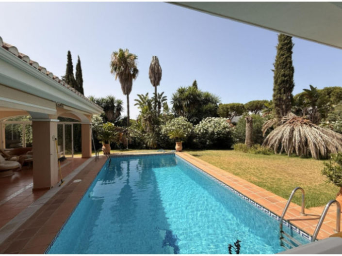 Image No.18-4 Bed House for sale