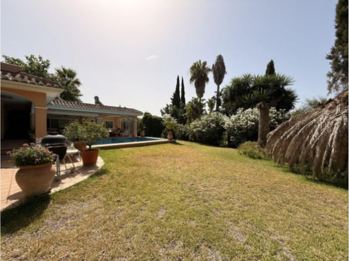 Image No.20-4 Bed House for sale