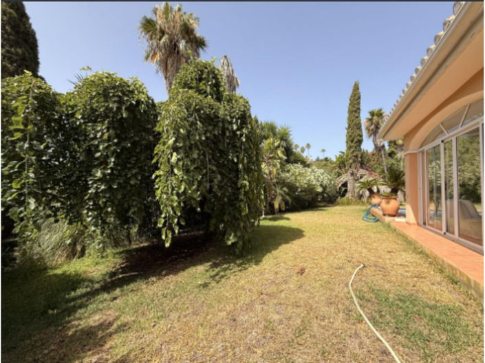 Image No.22-4 Bed House for sale