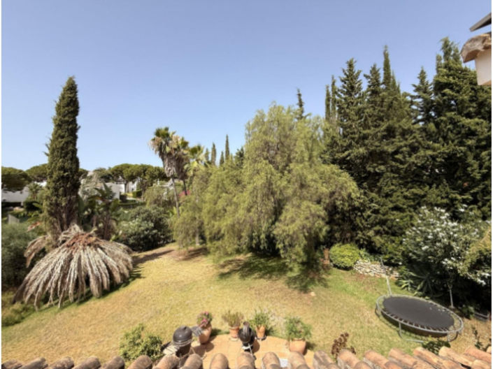 Image No.25-4 Bed House for sale