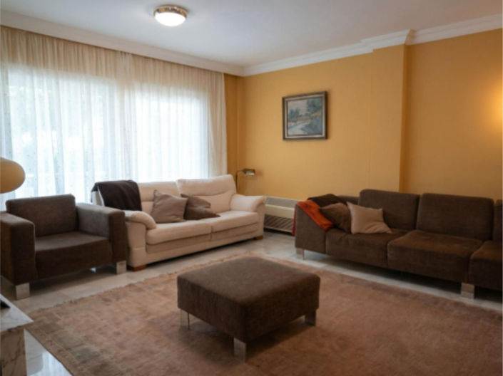 Image No.6-4 Bed House for sale