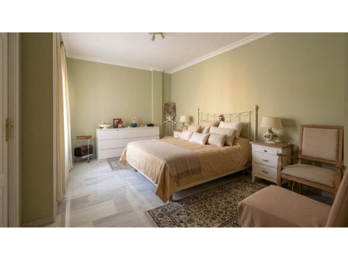 Image No.7-4 Bed House for sale