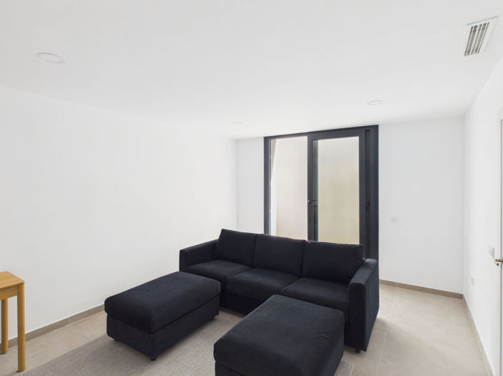 Image No.17-4 Bed House for sale