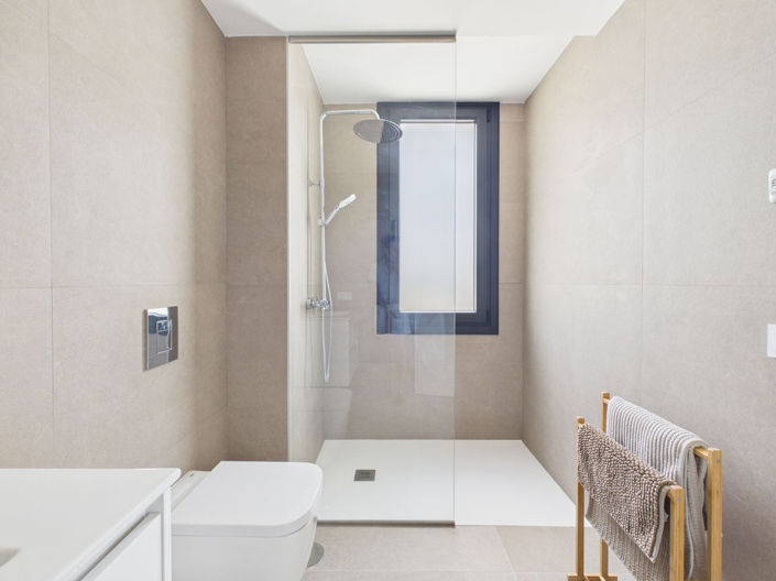 Image No.27-4 Bed House for sale