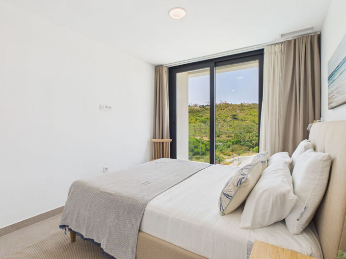 Image No.34-4 Bed House for sale
