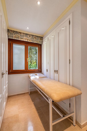 Image No.26-5 Bed House for sale
