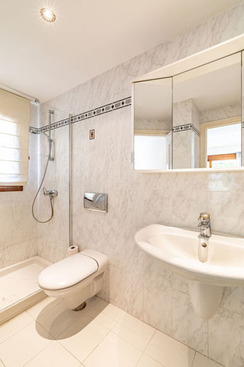 Image No.36-5 Bed House for sale