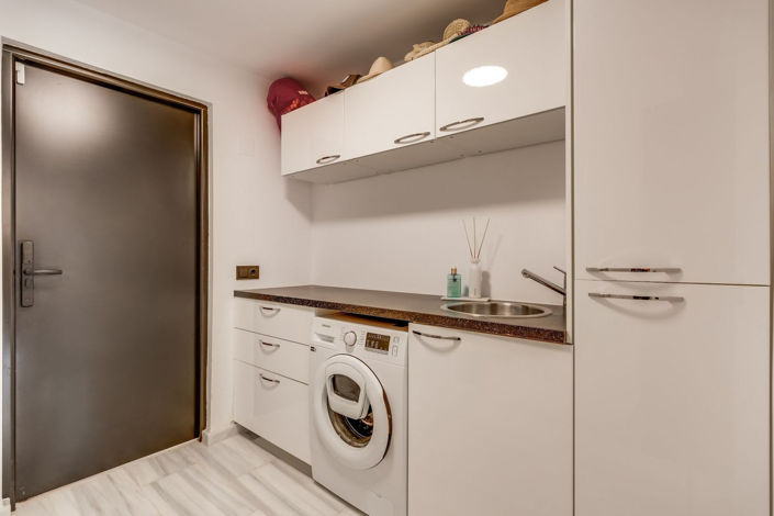 Image No.18-5 Bed House for sale