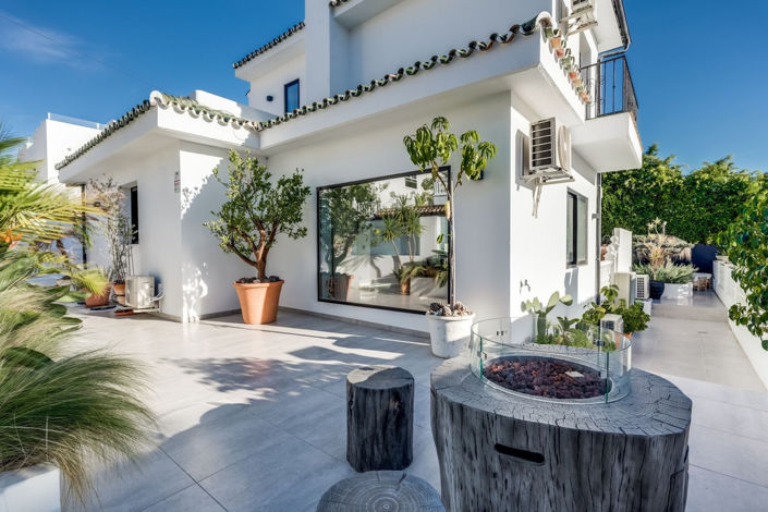 Image No.7-5 Bed House for sale