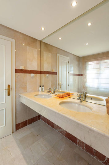 Image No.10-3 Bed Apartment for sale