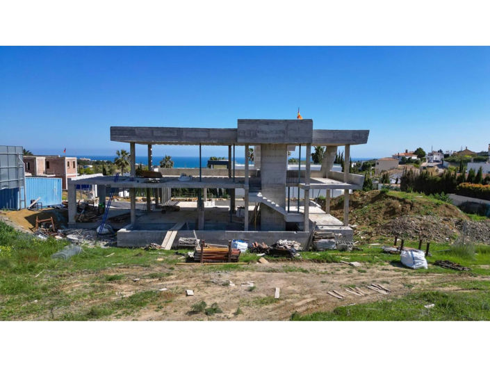 Image No.18-4 Bed House for sale