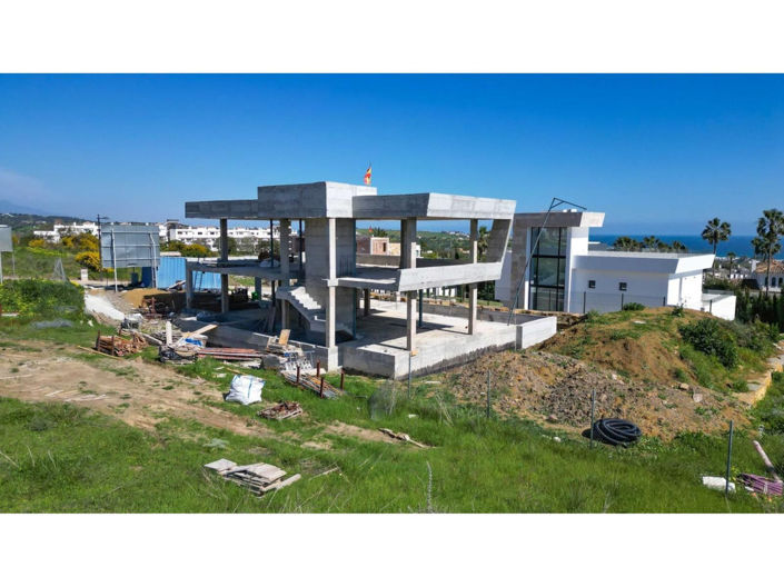 Image No.2-4 Bed House for sale