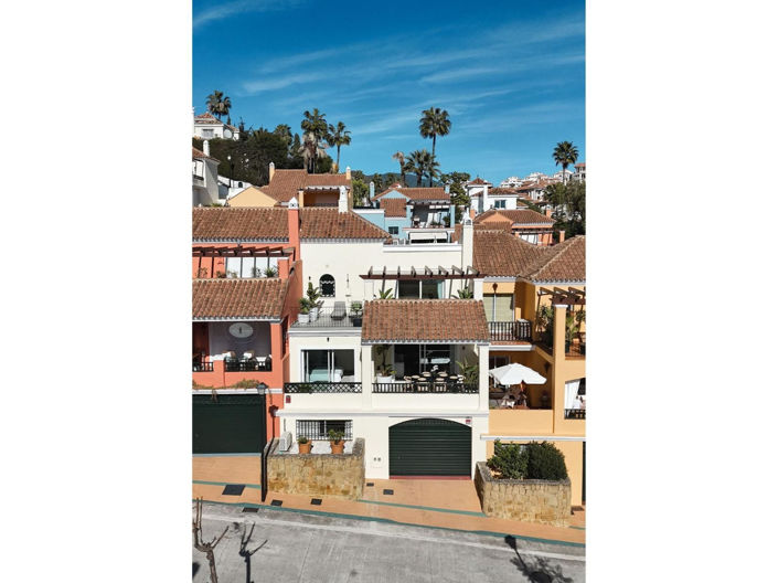Image No.2-Maison de 4 chambres à vendre à Nueva Andalucia