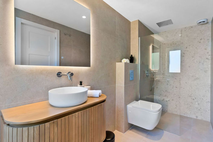 Image No.6-4 Bed House for sale