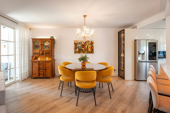 Image No.6-4 Bed House for sale
