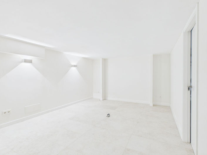 Image No.17-4 Bed House for sale