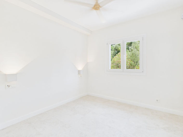 Image No.25-4 Bed House for sale