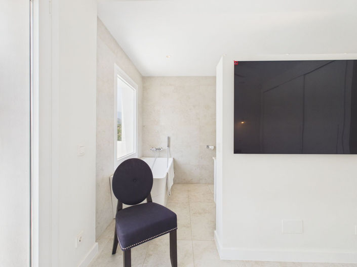 Image No.34-4 Bed House for sale