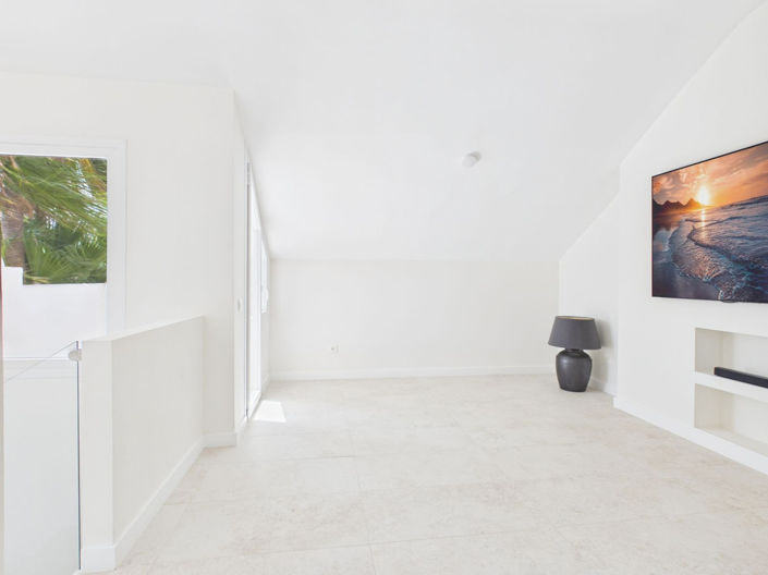 Image No.40-4 Bed House for sale