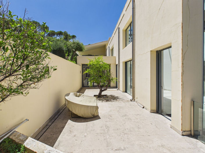 Image No.45-9 Bed House for sale