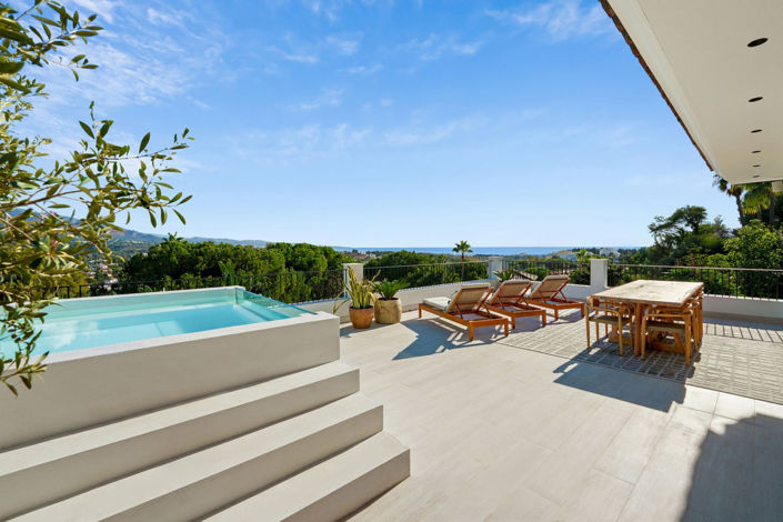 Image No.16-6 Bed House for sale